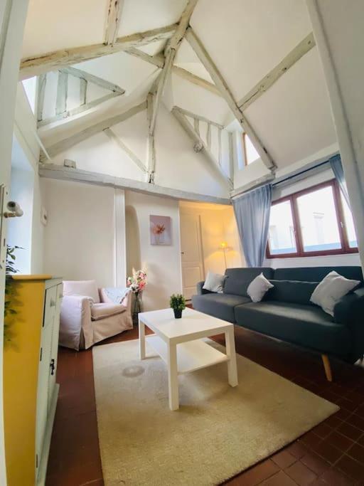 Maison Entiere: Les Celestins Rouen Luaran gambar